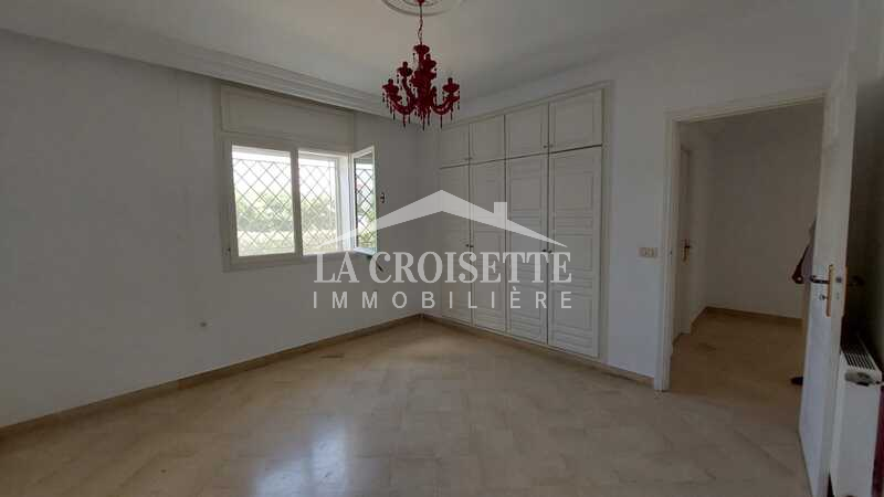 Appartement S+4 avec jardin et terrasse à La Marsa